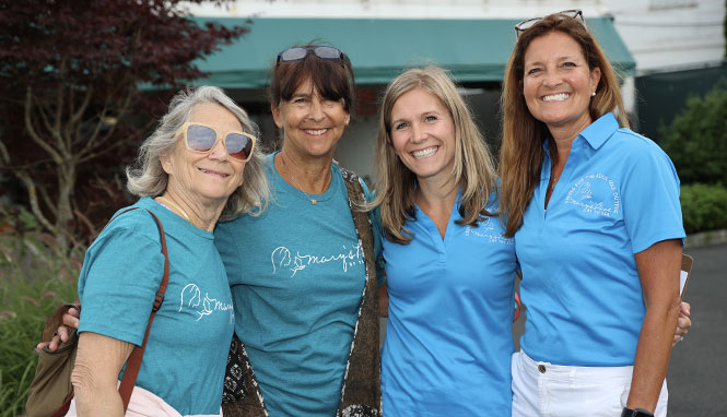 Women at golf event